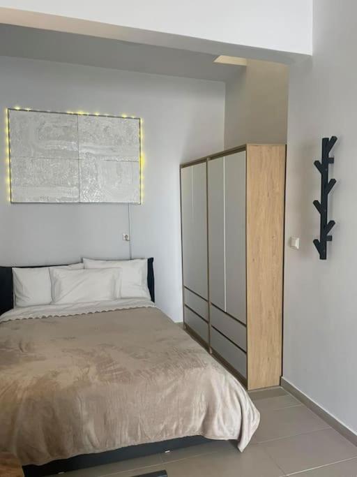 Studio In The Center, 2 Mins From The Beach Loutraki  Ngoại thất bức ảnh